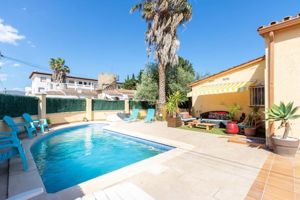 S46-Casa De Vacaciones Climatizada Con Piscina, En El Centro Junto Al Mar, Barbacoa Y Wiifi Empuriabrava Esterno foto
