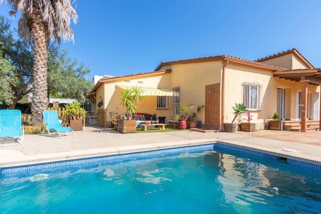 S46-Casa De Vacaciones Climatizada Con Piscina, En El Centro Junto Al Mar, Barbacoa Y Wiifi Empuriabrava Esterno foto
