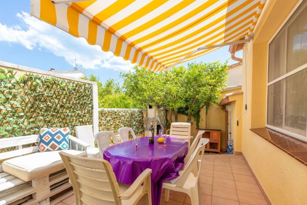 S46-Casa De Vacaciones Climatizada Con Piscina, En El Centro Junto Al Mar, Barbacoa Y Wiifi Empuriabrava Esterno foto