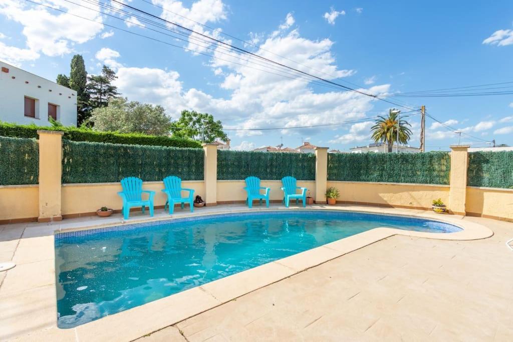 S46-Casa De Vacaciones Climatizada Con Piscina, En El Centro Junto Al Mar, Barbacoa Y Wiifi Empuriabrava Esterno foto