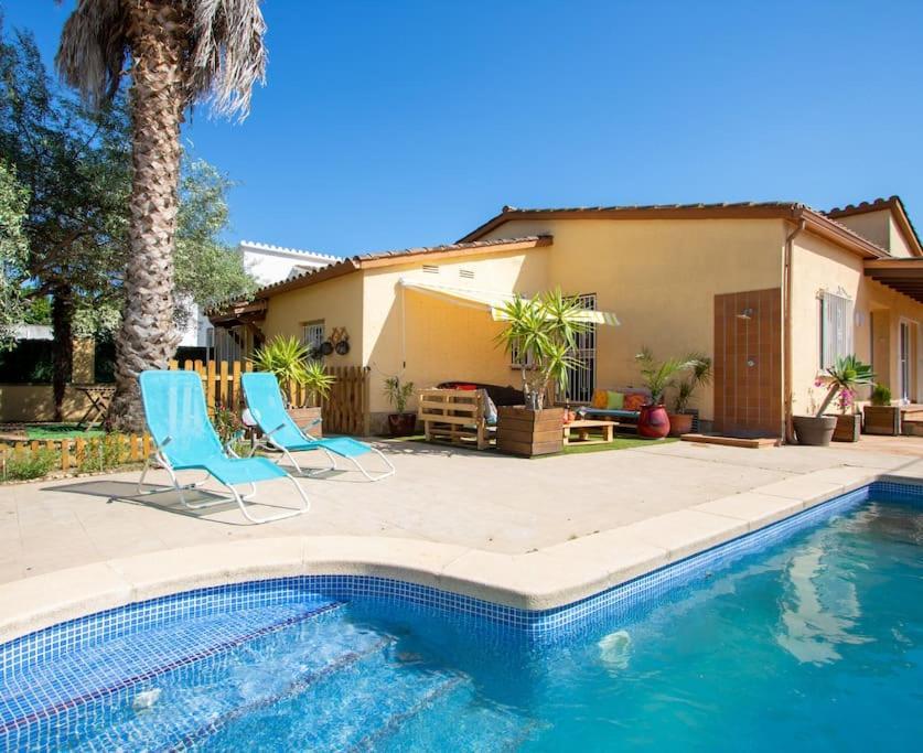 S46-Casa De Vacaciones Climatizada Con Piscina, En El Centro Junto Al Mar, Barbacoa Y Wiifi Empuriabrava Esterno foto