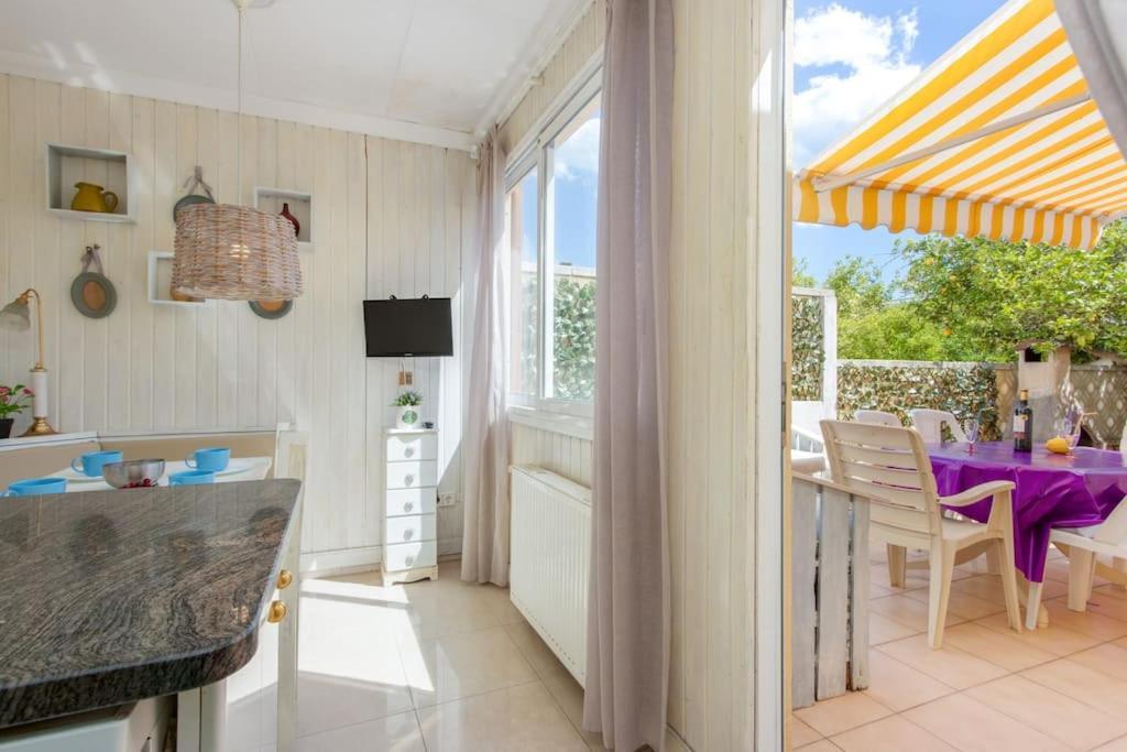 S46-Casa De Vacaciones Climatizada Con Piscina, En El Centro Junto Al Mar, Barbacoa Y Wiifi Empuriabrava Esterno foto