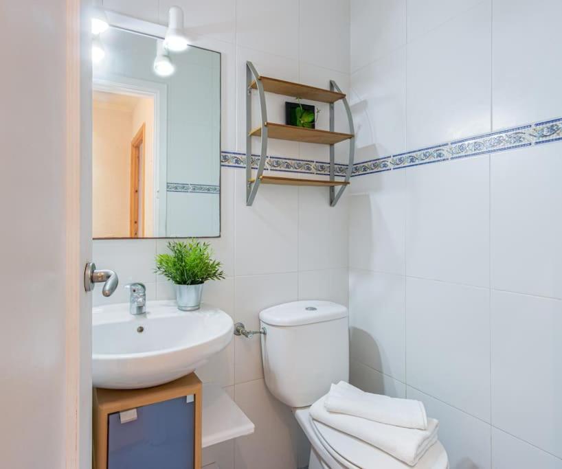 S46-Casa De Vacaciones Climatizada Con Piscina, En El Centro Junto Al Mar, Barbacoa Y Wiifi Empuriabrava Esterno foto